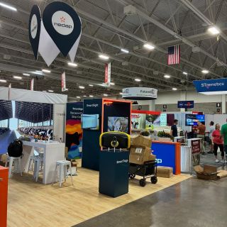 Dvě společnosti, které zastupujeme na našem trhu, mají stánky na WDE v Madisonu vedle sebe. Pokud míříte na výstavu,...